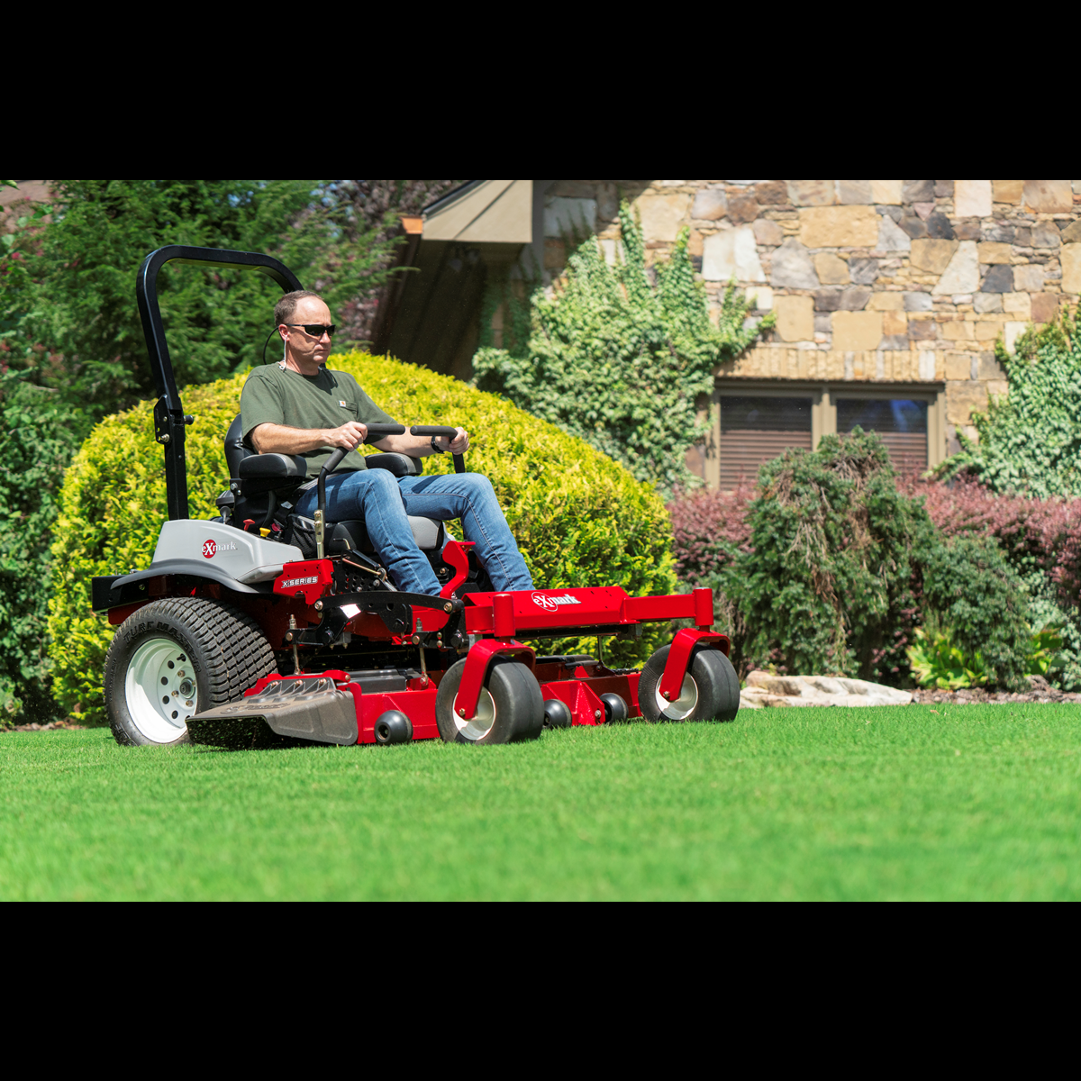 Exmark Lazer Z X-Series with 25.5 HP* Kawasaki FX801V Engine and 52" UltraCut Series 6 Deck Exmark Lazer Z X-Series with 25.5 HP* Kawasaki FX801V Engine and 52" UltraCut Series 6 Deck